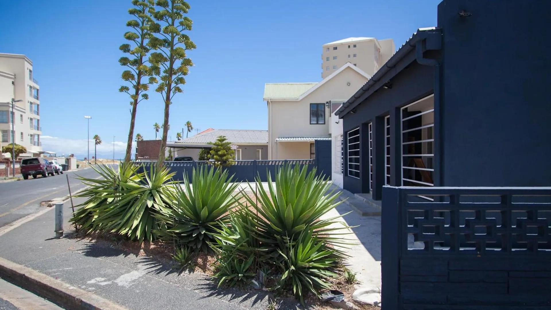 Loddey`s Guest House Strand 3*,