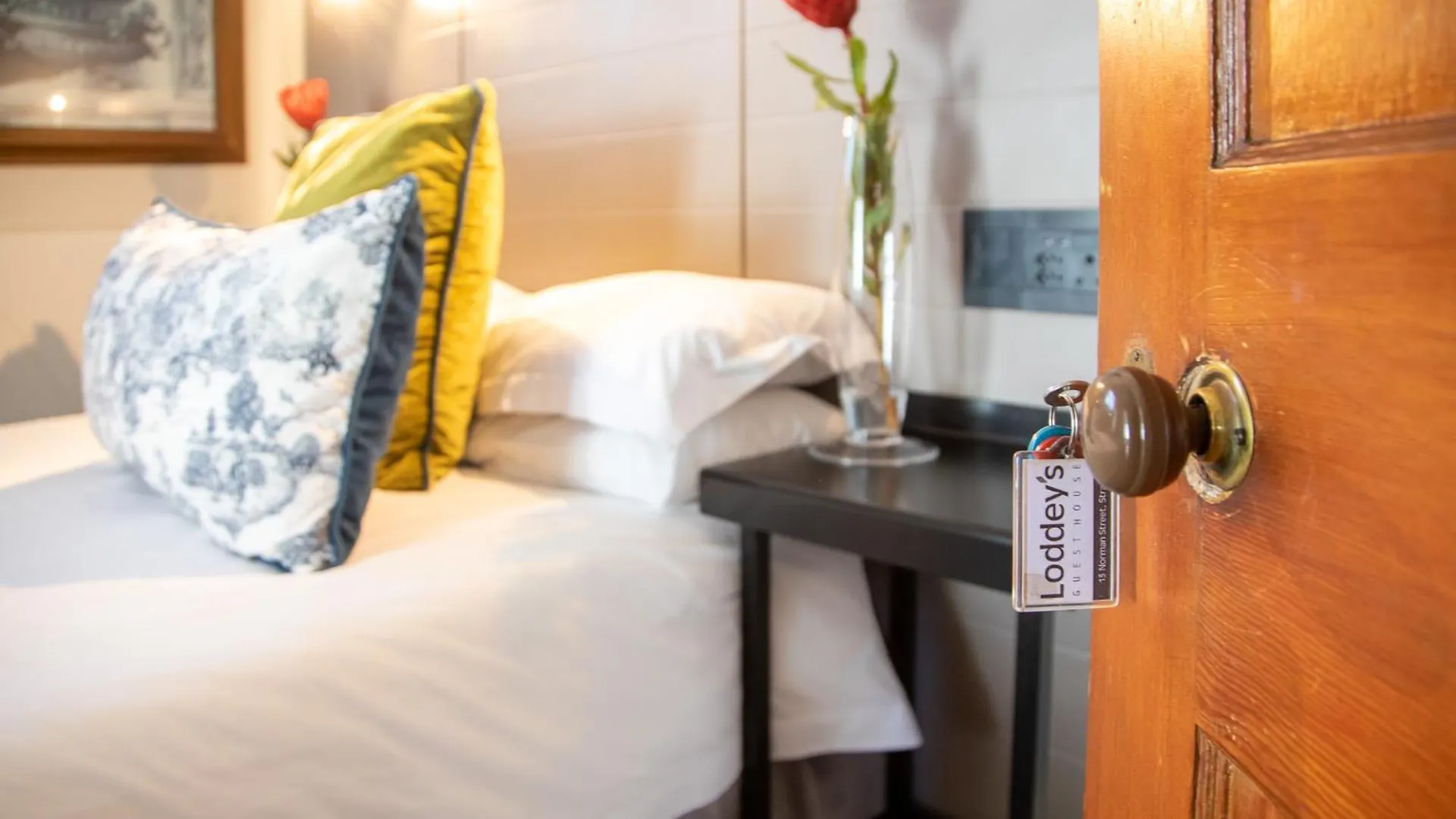 Loddey'S Guest House - By Beach Collection Strand