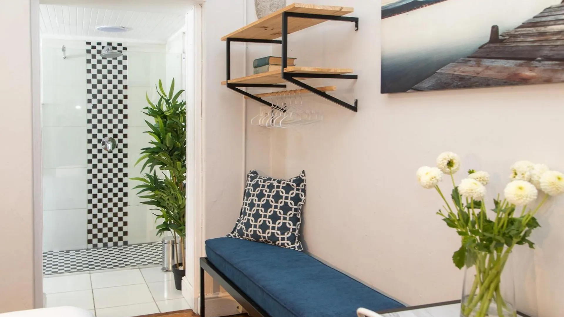 Loddey'S Guest House - By Beach Collection